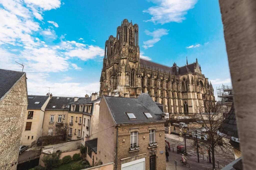 Bulle, Vue Cathedrale Incroyable Apartamento Reims Exterior foto