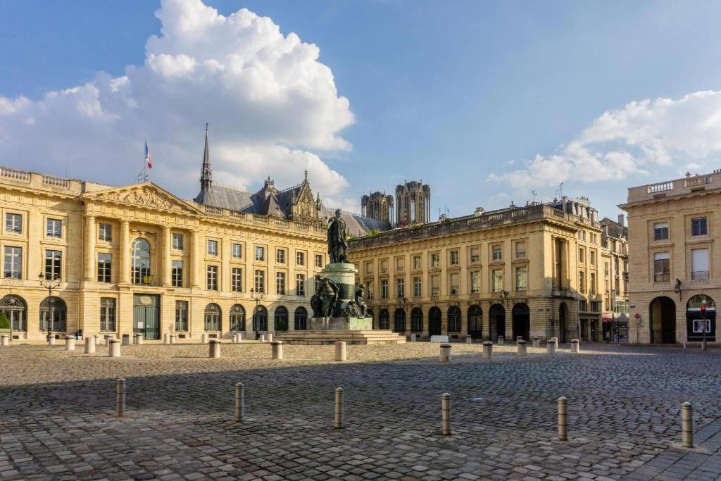 Bulle, Vue Cathedrale Incroyable Apartamento Reims Exterior foto